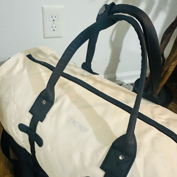 ETRONIK Rolling Duffle Bag with Wheels, Sz: 21 Inch - NWT - Picture 13 of 16